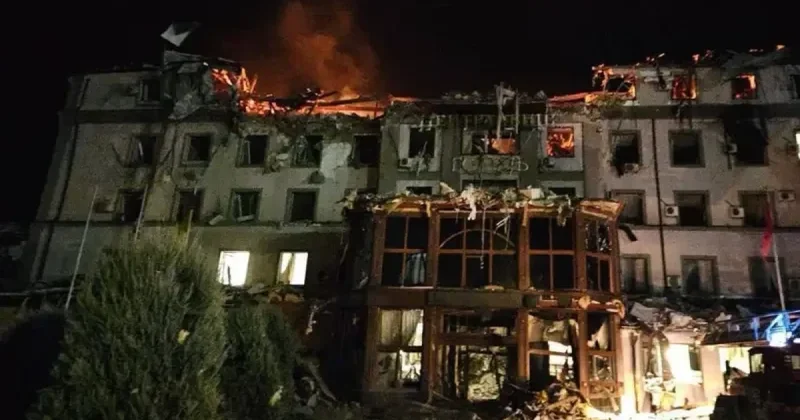 Rusiya Krivoy Roqda çoxmənzilli binaları “İskəndər” raketləri ilə vurub