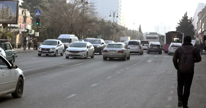Nə işə, nə də evə vaxtında çatırıq, çox çətin vəziyyətdəyik Xırdalanda nəqliyyat xaosu VİDEO