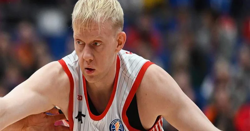 Fransada həbs olunan rusiyalı basketbolçu ölkəsinə qaytarılıb