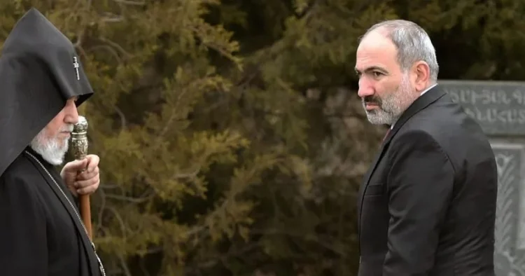 Katolikos II Qaregin istefa verməyə məcbur ediləcək