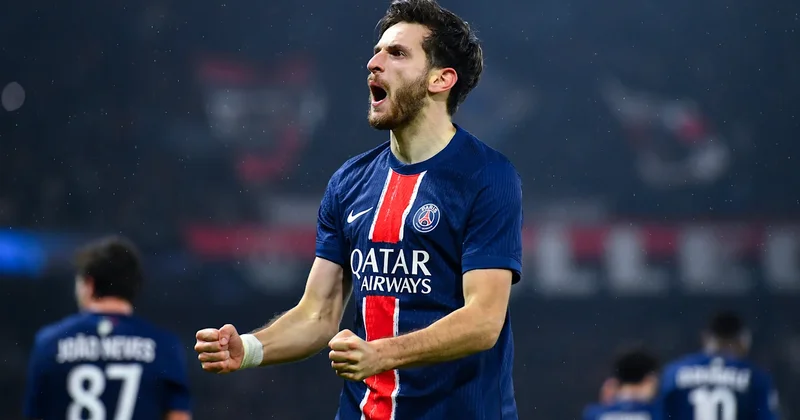 Kvaratsxeliya Kaladzenin rekordunu təkrarladı