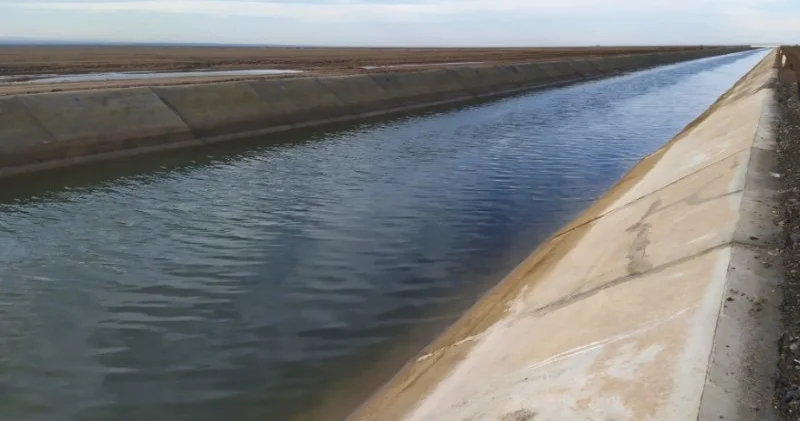 Əlincə çayından Bənəniyar gölünə kanal salınır