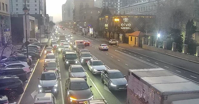 Paytaxtda sıxlıq olan küçələrin SİYAHISI