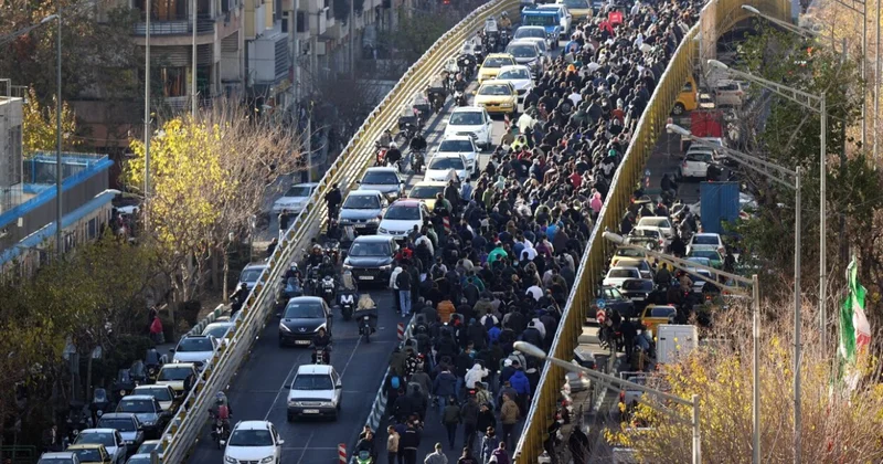 İranın 92 şəhərində kütləvi etiraz aksiyaları keçirilir