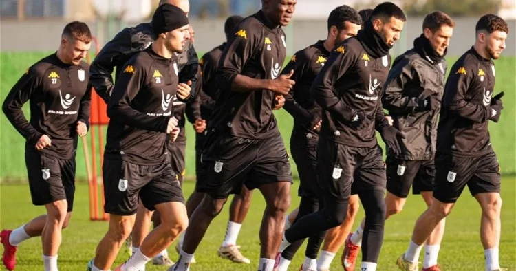 Premyer Liqanın turnir cədvəlində bu qədər geridə olmaları təəccüblüdür Qazaxıstan mətbuatı Neftçi dən yazdı