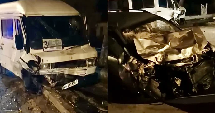 Şirvanda avtobusla toqquşan “Opel” tanınmaz hala düşdü VİDEO