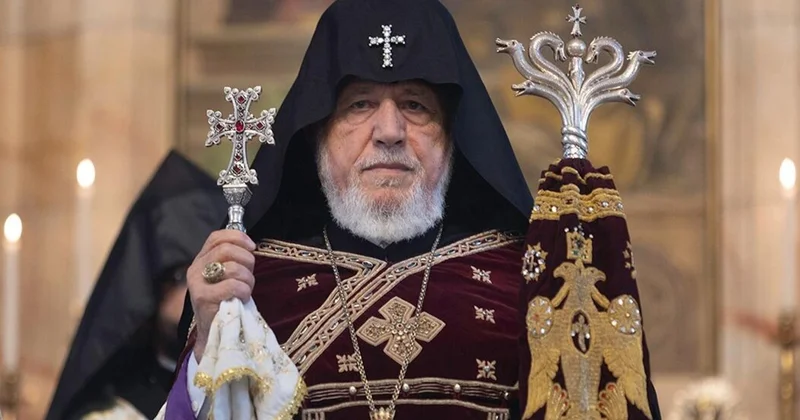 У Саргсяна не было намерений уходить, но пришлось : Пашинян предрек уход Гарегина II