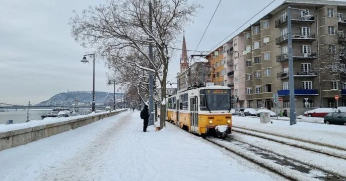 Снег вызвал политические споры в Венгрии