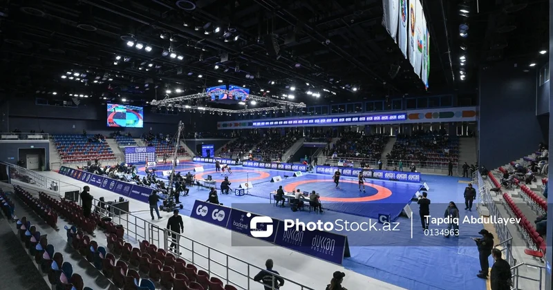 Azərbaycan çempionatının açılış mərasimində veteran güləşçilərimiz mükafatlandırılıblar