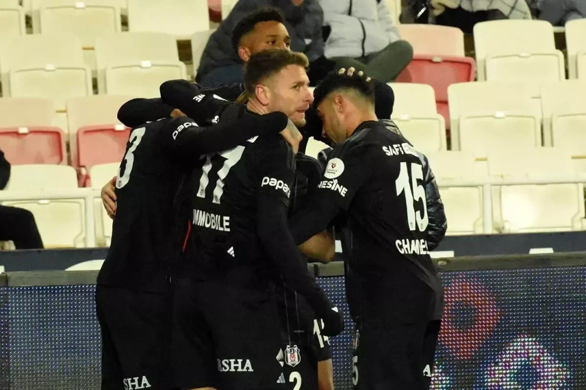 Beşiktaş səfərdə Sivasspor u məğlub edib