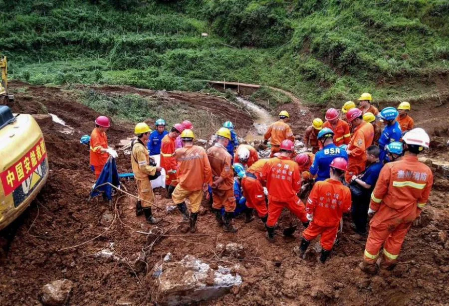 Çində torpaq sürüşməsində 30 dan çox insan itkin düşüb