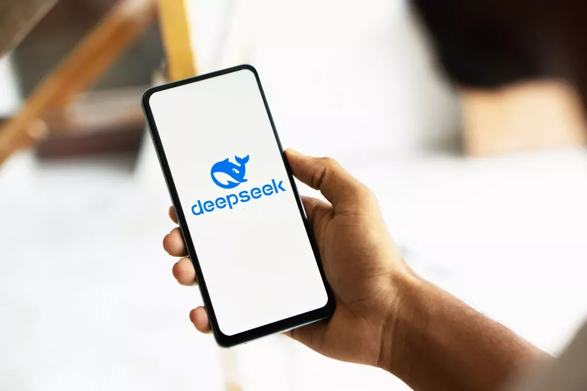 DeepSeek стала второй по популярности в мире после ChatGPT