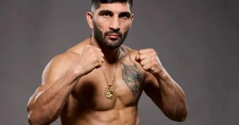 Азербайджанский кикбоксер победил на турнире Glory 108