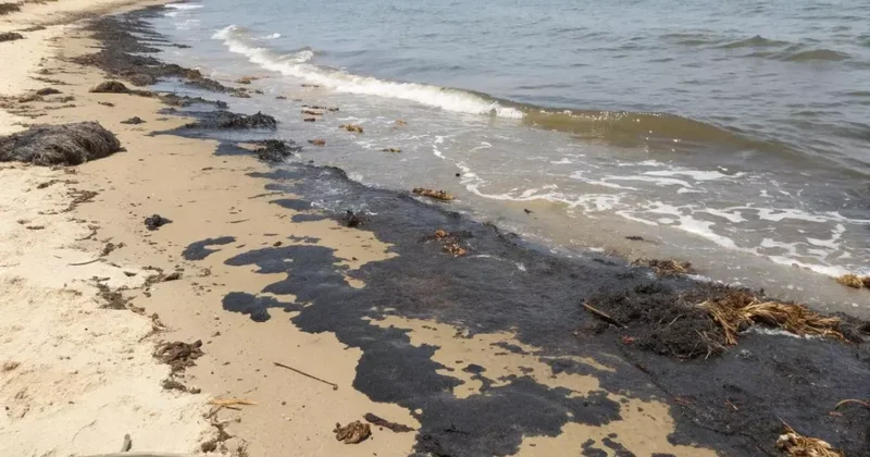 У Пхукета зафиксирован разлив нефти в море
