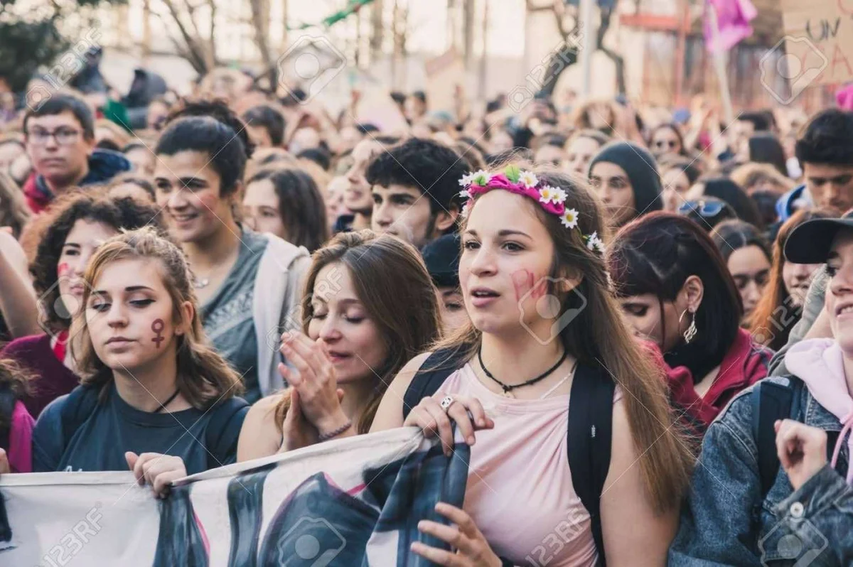 8 Mart necə yaranıb, hansı ölkələrdə qeyd olunması qadağandır?