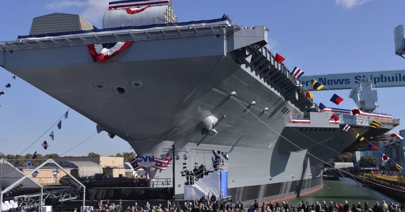 Американский авианосец Gerald R. Ford прошел из Средиземного моря в Красное