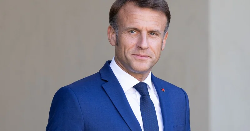 Макрон призвал Пезешкиана положить конец закрытию Ормузского пролива