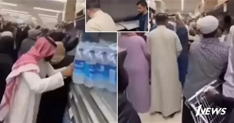 Жители Дубая скупают продукты на фоне ожидаемого дефицита ВИДЕО