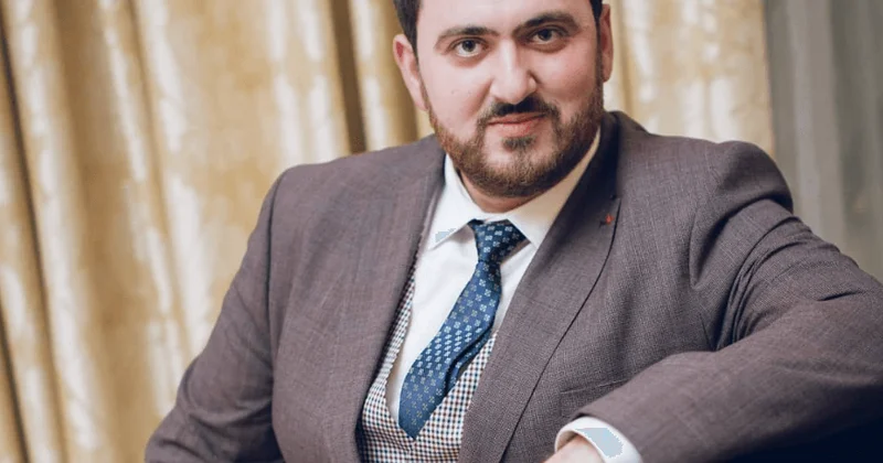 Əməkdar artist: Xanımını əldə etmək üçün buna SÖZ VERDİM