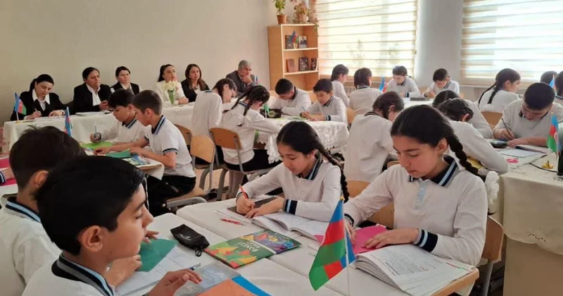 “Ustad dərsləri” qabaqcıl müəllimlər təcrübələrini paylaşır