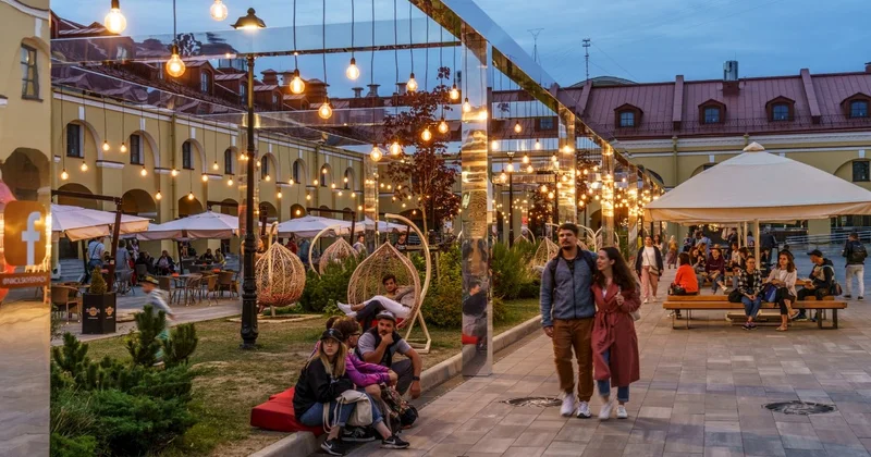 Azərbaycanlı iş adamı Sankt Peterburqun mərkəzi ərazisini aldı FOTO