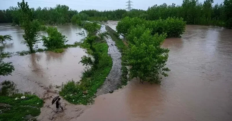 Штормы и дожди в Пакистане уносят жизни людей