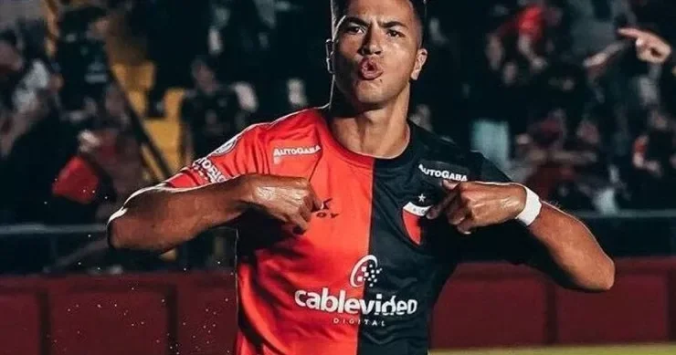 23 yaşlı futbolçu homoseksual olduğunu etiraf etdi