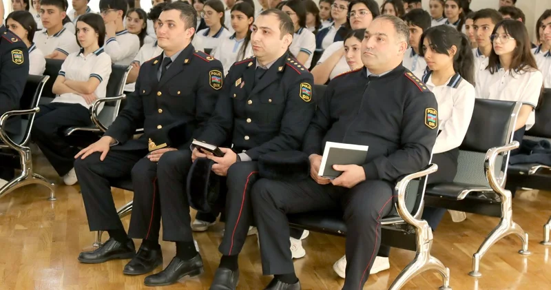 Polis təhsil müəssisələrində maarifləndirmə tədbirləri keçirib FOTO