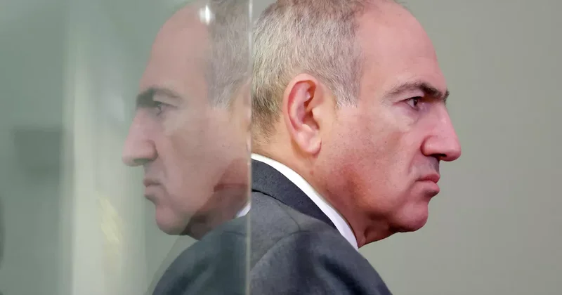“Rusiya çəkic ilə zindan arasında: Ermənistanda seçkilər bölgənin taleyini müəyyən edəcək“ “Cumhuriyet“ (Türkiyə)