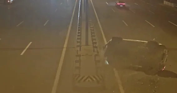 Aeroport yolunda maşın aşdı VİDEO
