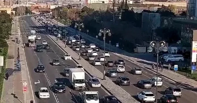 Bakının bəzi yollarında sıxlıq müşahidə olunur