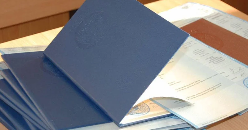 Məzunlara diplom nə vaxt verilməlidir? AÇIQLAMA