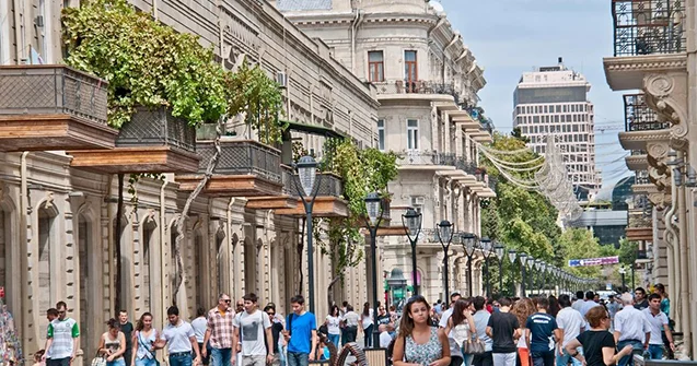 Turistlər Azərbaycana nə məqsədlə gəlir?