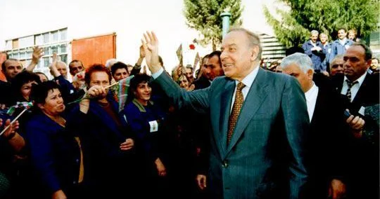 Heydər Əliyev: Liderliyin və milli iradənin təcəssümü