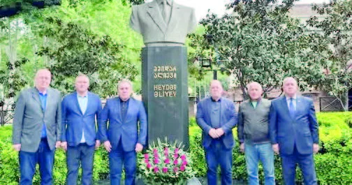 Ulu öndərə ehtiramla