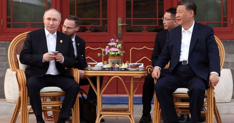 Putin Cinpinlə çinsayağı çay içdi FOTO