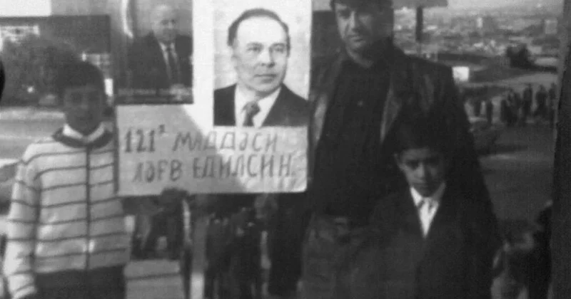 Bədnam “Yaş senzisi”nə qarşı mitinqlərdə bir ailənin fədakarlığı