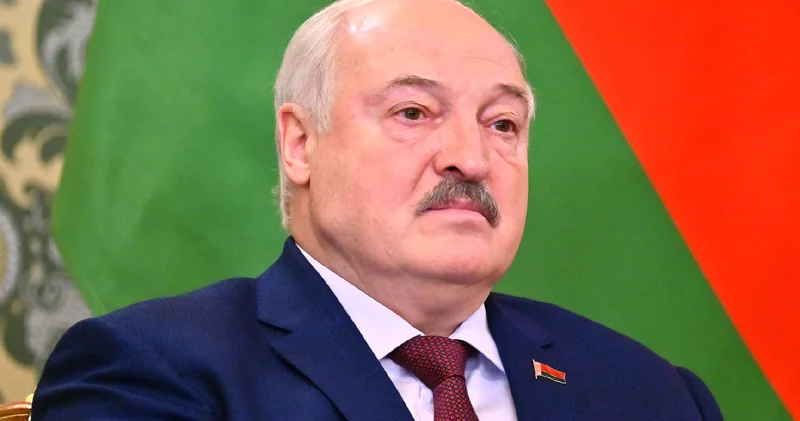 Lukaşenko: “Hakimiyyətdə bir az çox ləngidim”