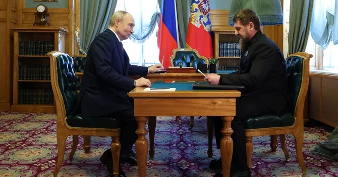 Putin Kadırovun istefası ilə bağlı şayiələrə cavab verib: Ölümüm haqda xəbərlər xeyli şişirdilib
