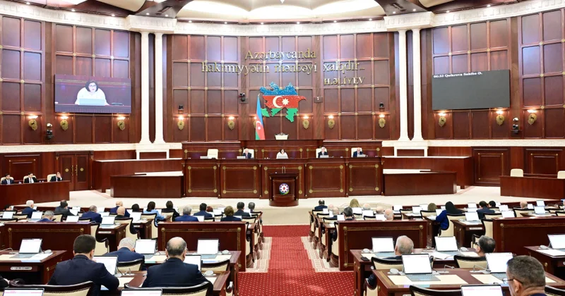 Milli Məclisin “Ümummilli Lider Heydər Əliyev müstəqil Azərbaycan Konstitusiyasının müəllifidir” mövzusunda xüsusi iclası keçirilib YENİLƏNİB