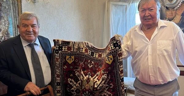 Sabir Rüstəmxanlı Oljas Süleymenovla görüşdü Foto