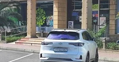 AYNA “Bazarstore”un girişində ödənişli parkinq yaratdı