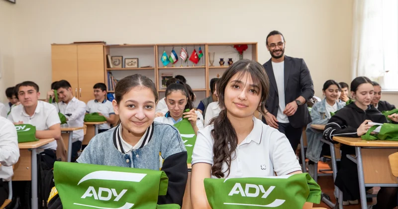 ADY dəmir yollarında təhlükəsizlik qaydalarını məktəblərdə öyrədir