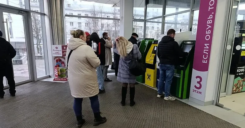 Bank kartlarından nağd pul çıxarma ilə bağlı YENİLİK Bu ölkədə...