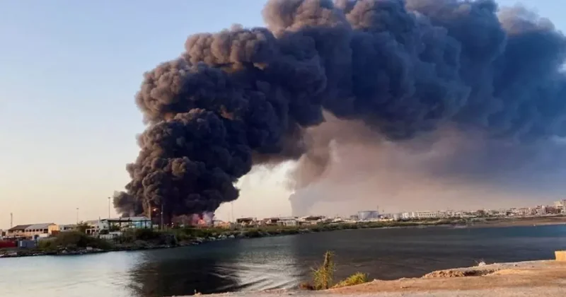 СМИ: Беспилотник нанес удар по крупнейшей военно морской базе Судана ВИДЕО
