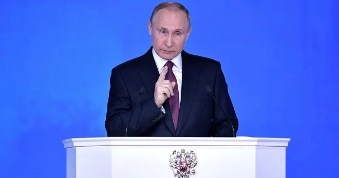 Putin qonaqların şərəfinə badə qaldırdı Video