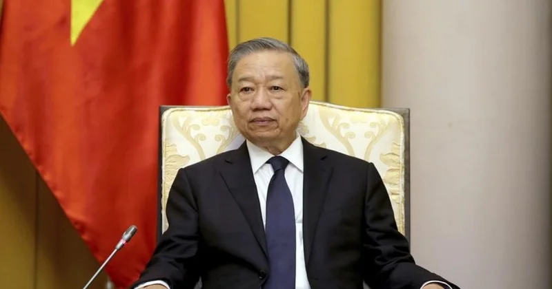 To Lam Şəhidlər xiyabanını ziyarət etdi