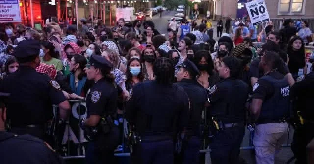Nyu York polisi Fələstin tərəfdarı etirazçıları saxlayıb