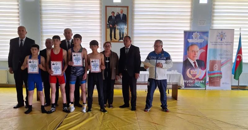 Qazaxda yeniyetmələr arasında yunan Roma güləşi üzrə rayon turnirinin qalibləri müəyyənləşib
