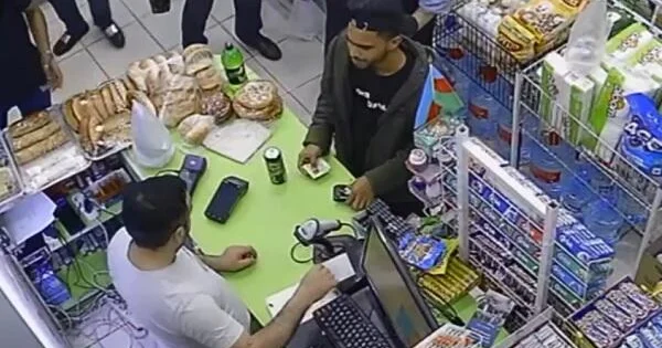 Əcnəbilərin Bakıda mağazada dələduzluğu şok etdi Video